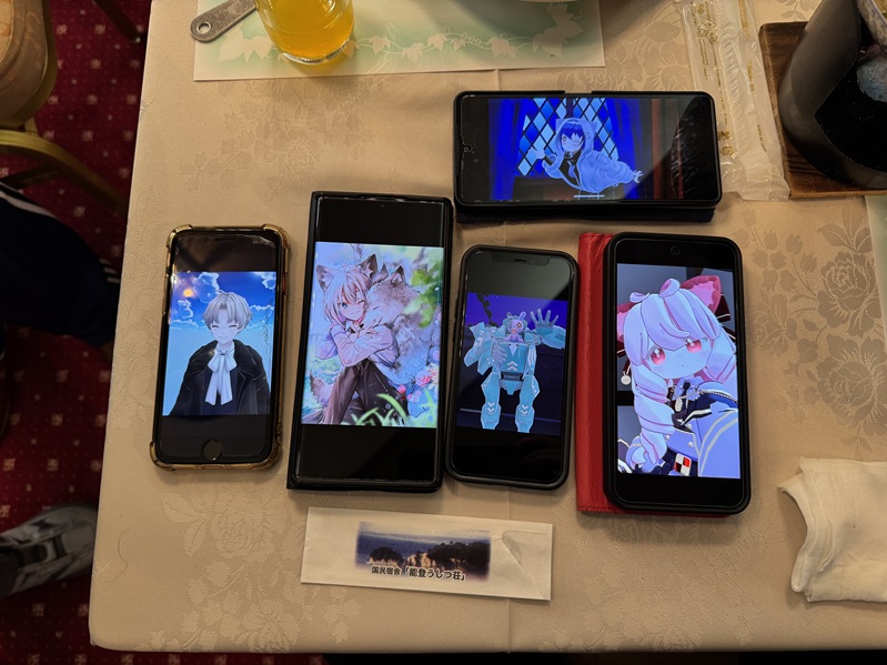 新春ごいた大会に参加したVRCユーザーのアバター集合写真