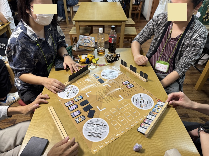 はまりばカフェでポケモンごいたを遊んでいる様子