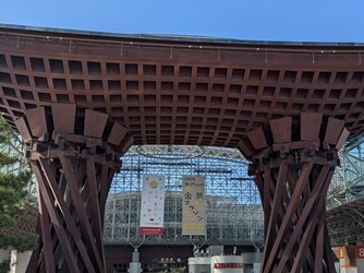 金沢駅の鼓門